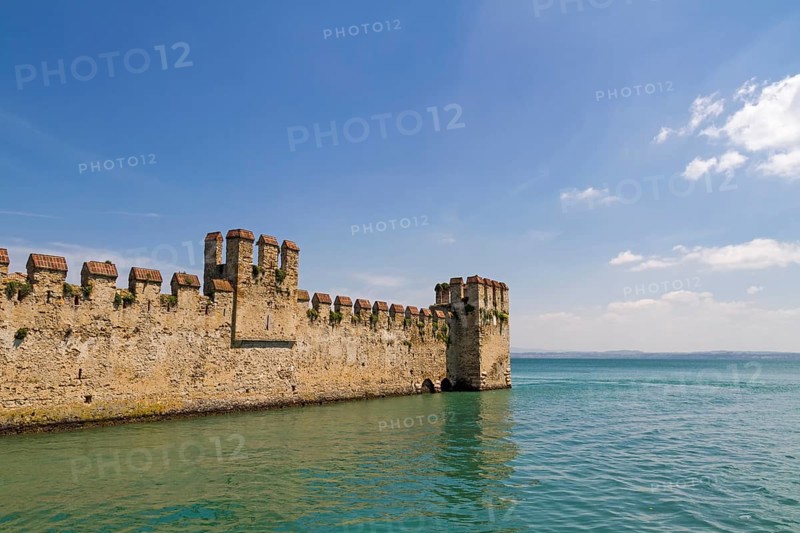 Curtain wall of the Castello Scaligero