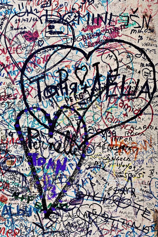 Graffiti on Juliet's house