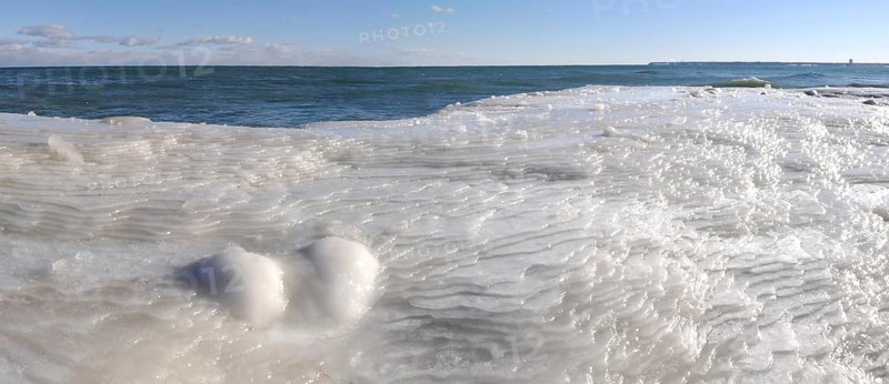 Eisterraces formed by waves and frost