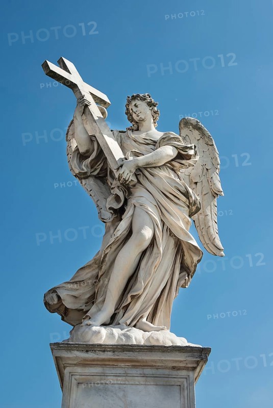 Angel statue on the Ponte Sant'Angelo