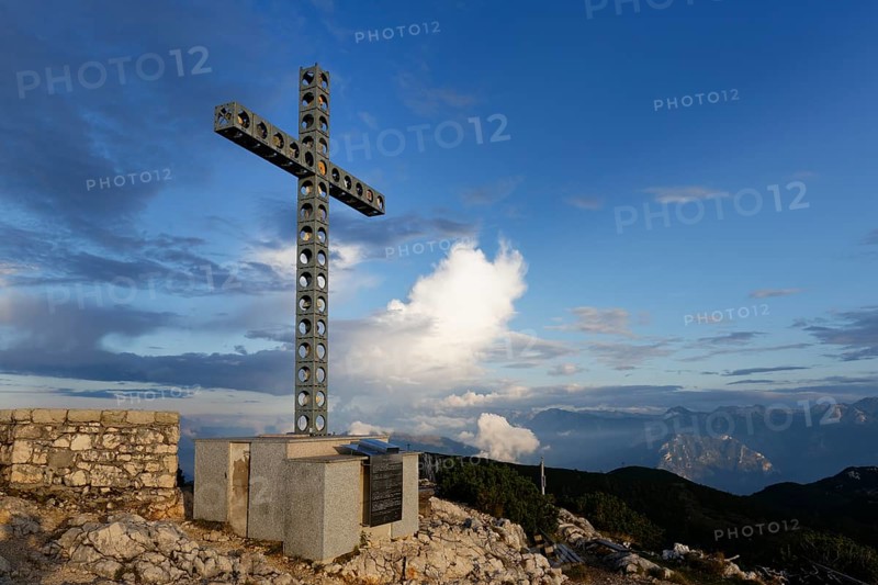 Europakreuz summit cross on Alberfeldkogel