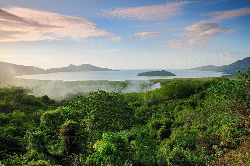 The bay Baie de Bouenie with the island Chissioua Karoni