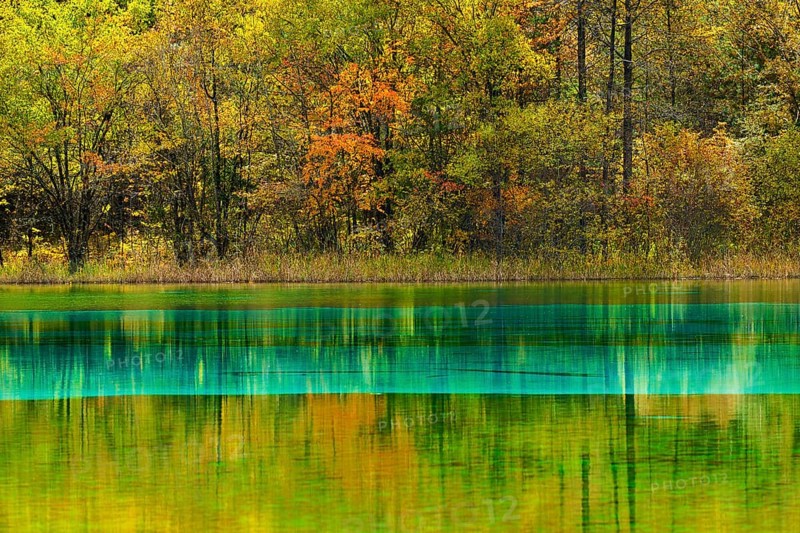 Five Flower Lake in autumnal environment