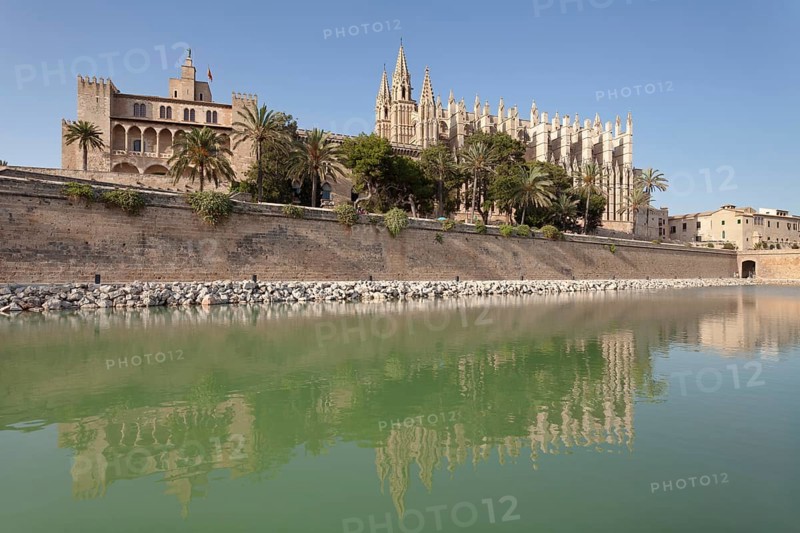 Palma Cathedral at the marine park Parc de la Mar