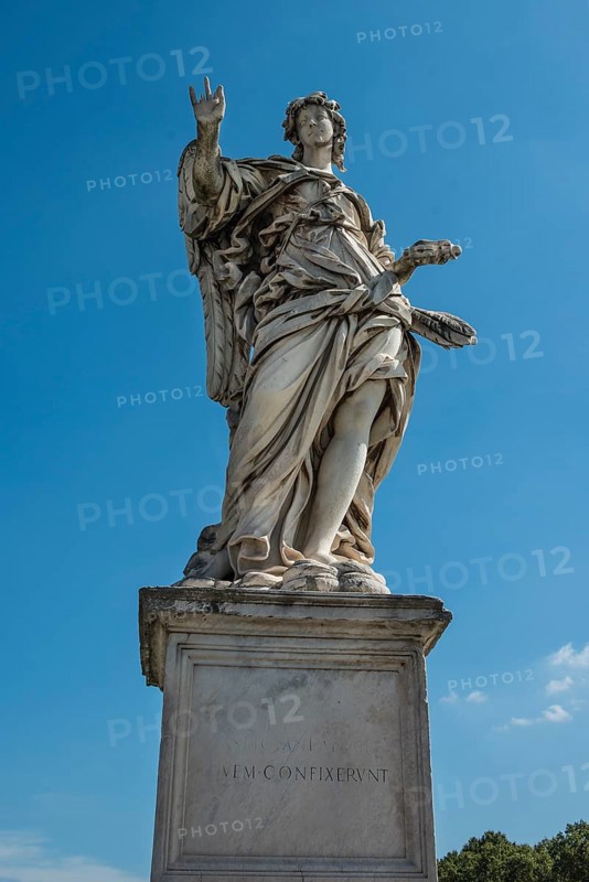 Angel statue on the Ponte Sant'Angelo