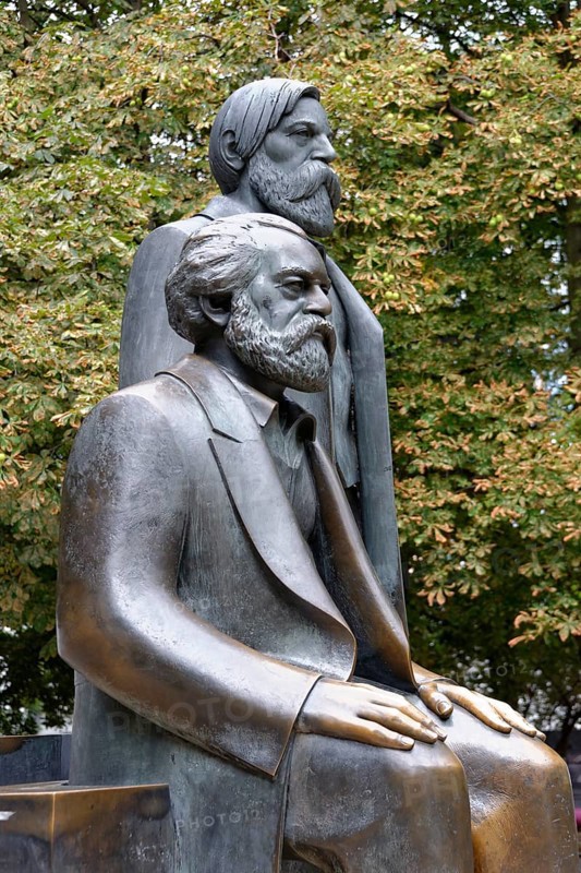 Bronze statues of Karl Marx and Friedrich Engels