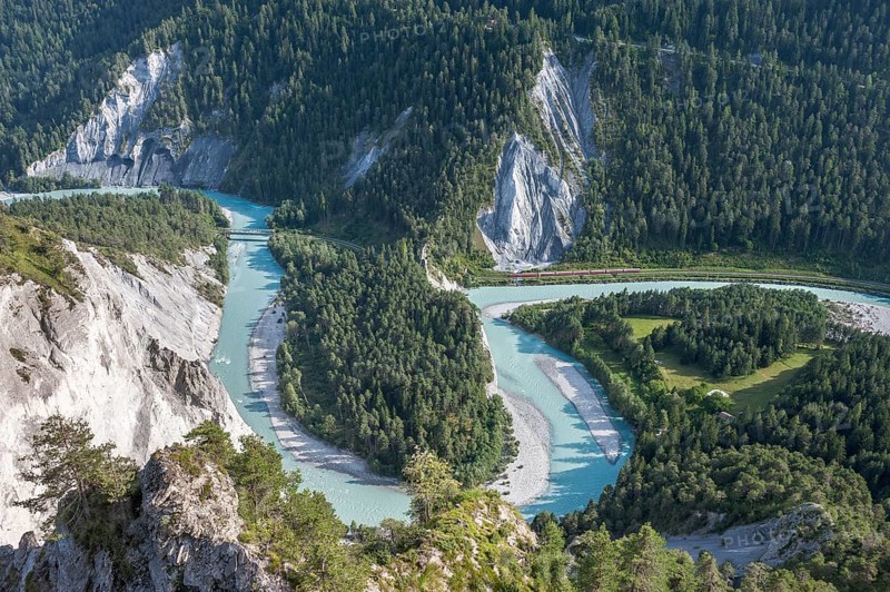 View from the Il Spir viewing platform into the Rhine Gorge