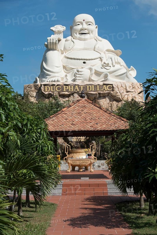 Buddha sculpture