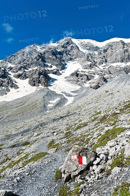 Red and white trail markings