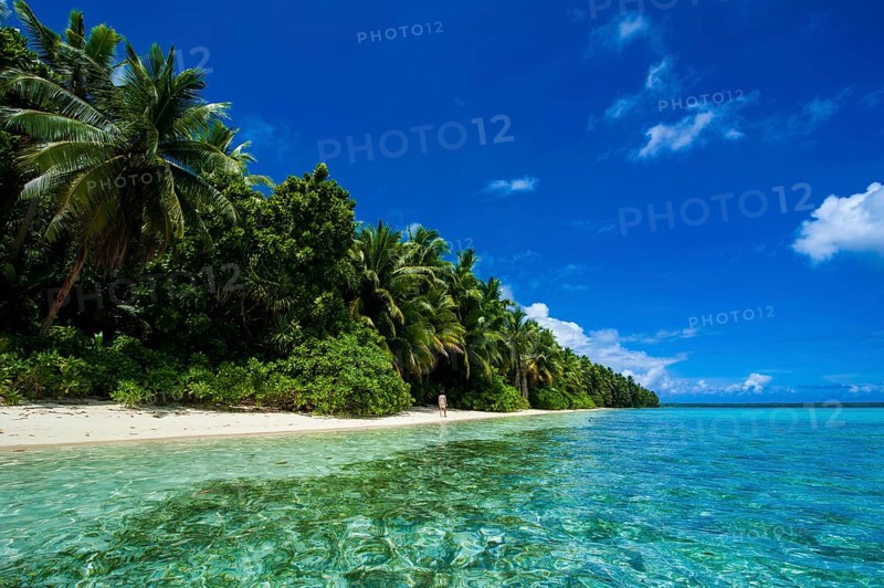 White sand beach and turquoise water in the Ant Atoll