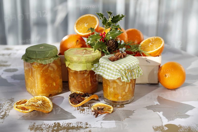 Still life with oranges