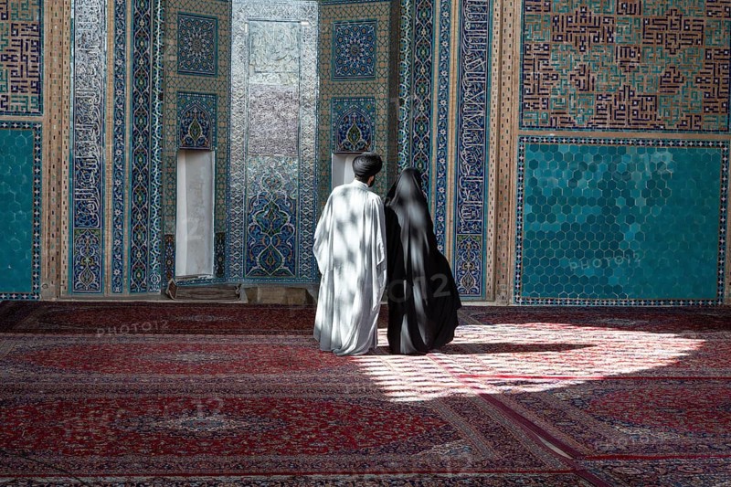 Muslim couple in the Jameh Mosque