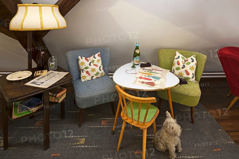Seating places of the 1950s for the lady and the gentleman