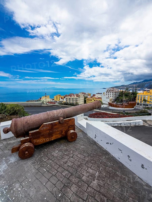 Cannon at the Castillo de la Virgen