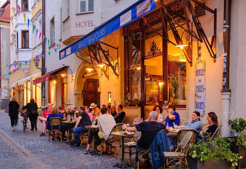 Cafe and Restaurant Orphee in Old Town