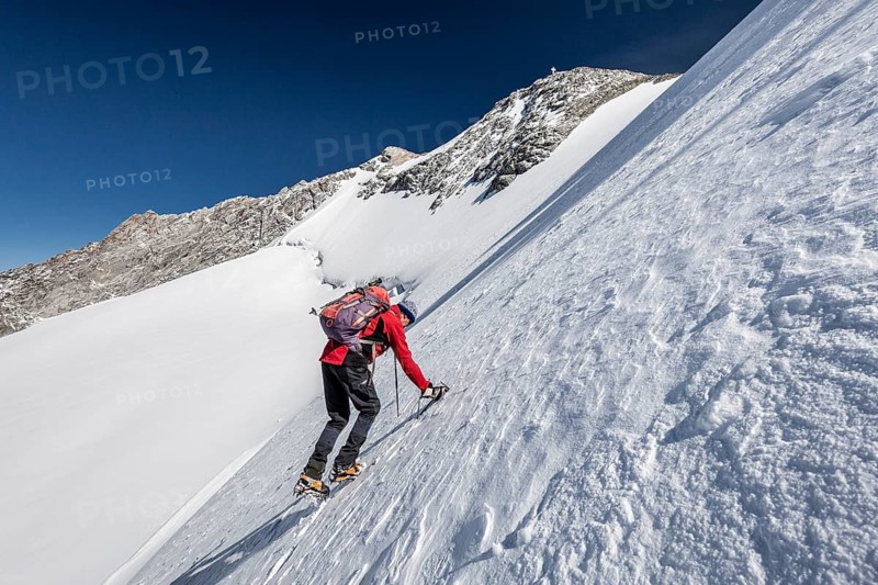 Mountaineers during the ascent to Hohen Weisszint