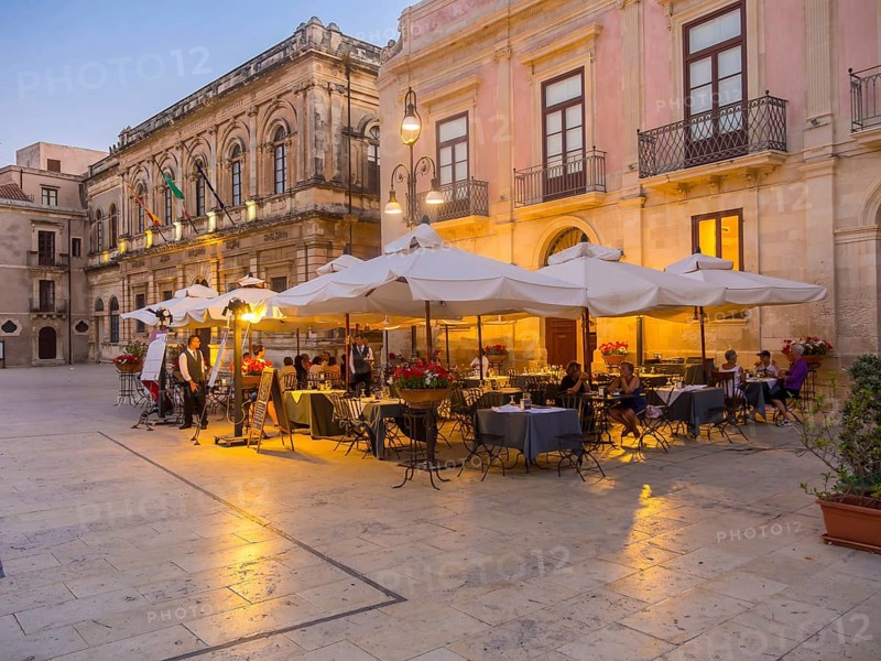 Cafes on Piazza Duomo