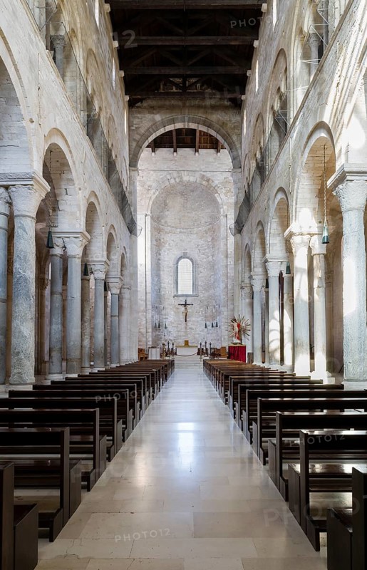 Nave of the upper church with transept and apse