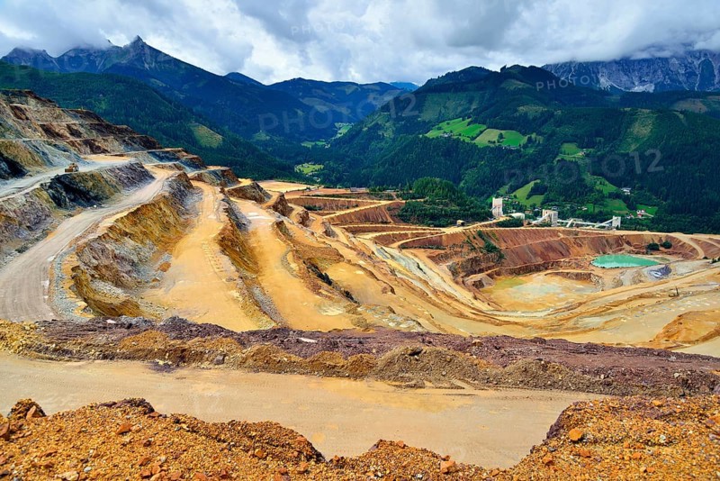 Open pit ore mining