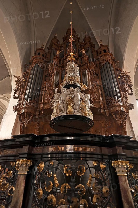 Baptismal font by Hinrich Gerwiges