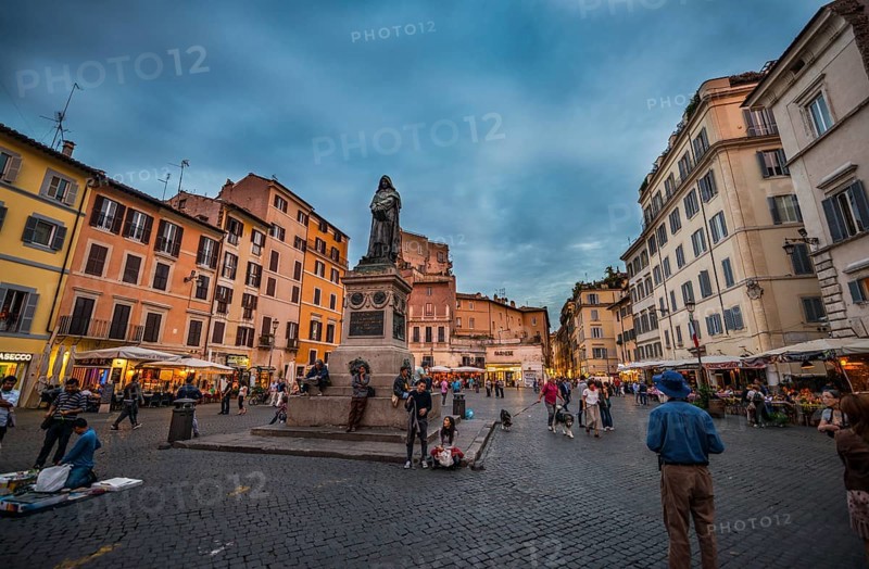 Campo de 'Fiori and statue of Giordano Bruno
