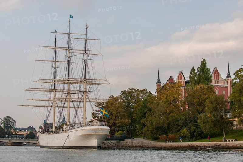 Three-masted tall ship af Chapman