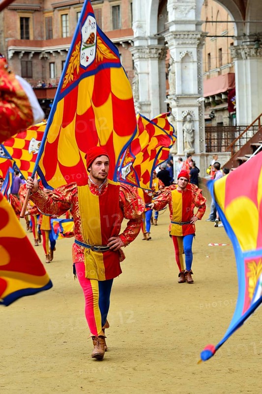 Flag-waver the Contrada of the Snail