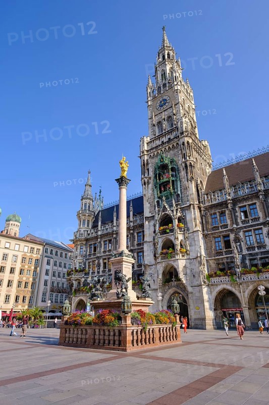New Town Hall and Marian Column