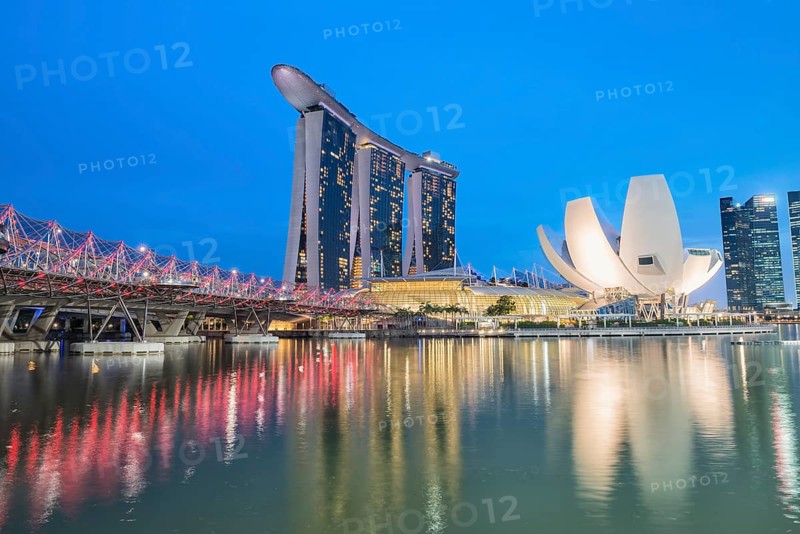 Marina Bay at night