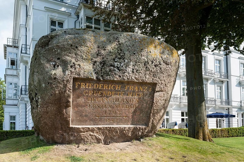 Memorial stone