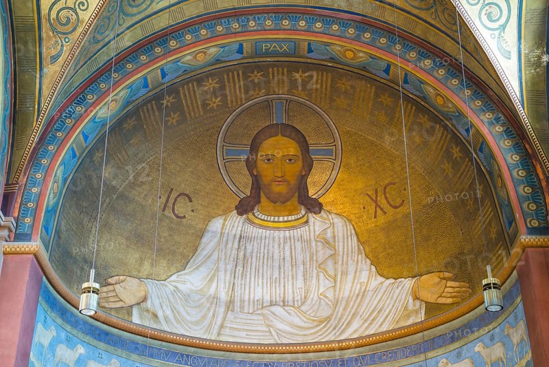 Monumental mural on gold