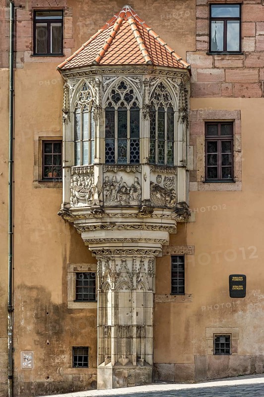 Gothic oriel