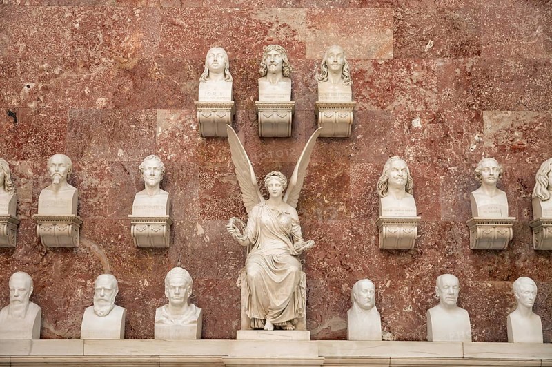 Marble busts in the Walhalla memorial