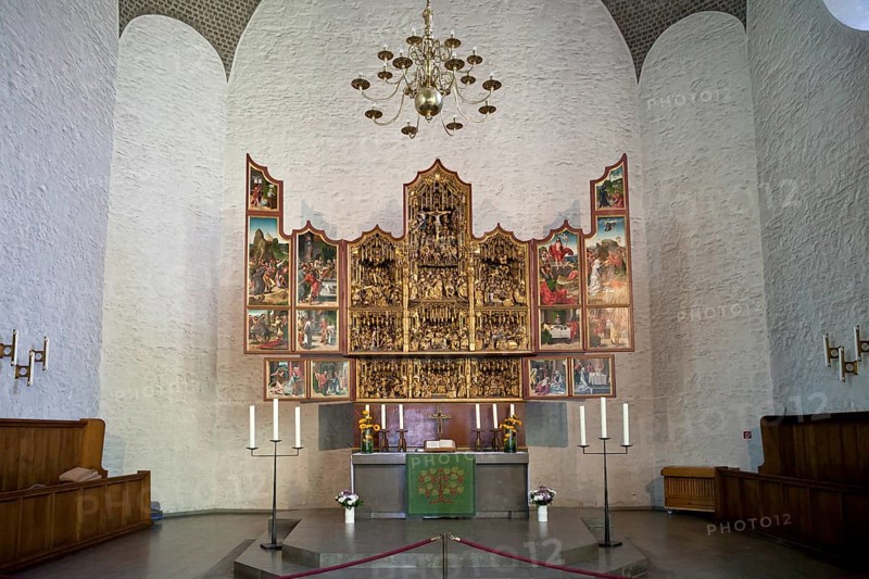 The carved altar in Altstadter Nicolaikirche church