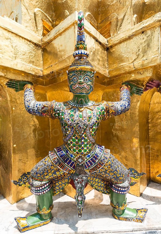 Yaksha statue at golden Chedi