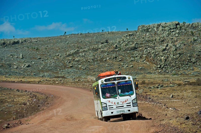 Local bus passing the Sanetti Plateau