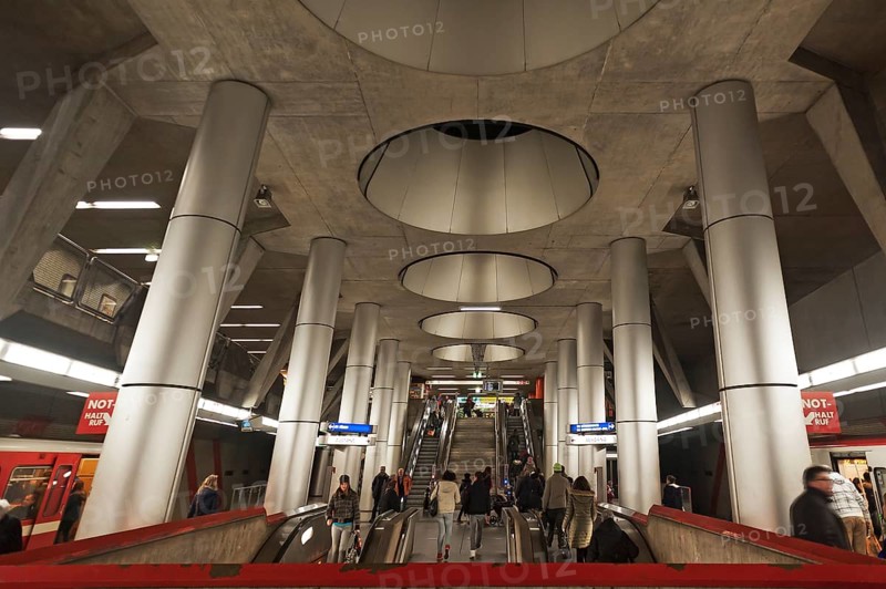 Metro station Am Plarrer
