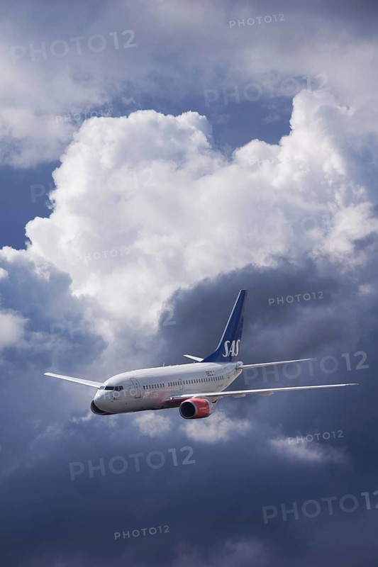 LN-RRR SAS Scandinavian Airlines Boeing 737-683 in flight in stormy weather