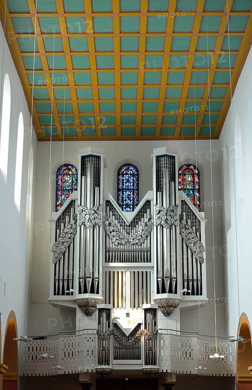 Beckerath organ on the west gallery