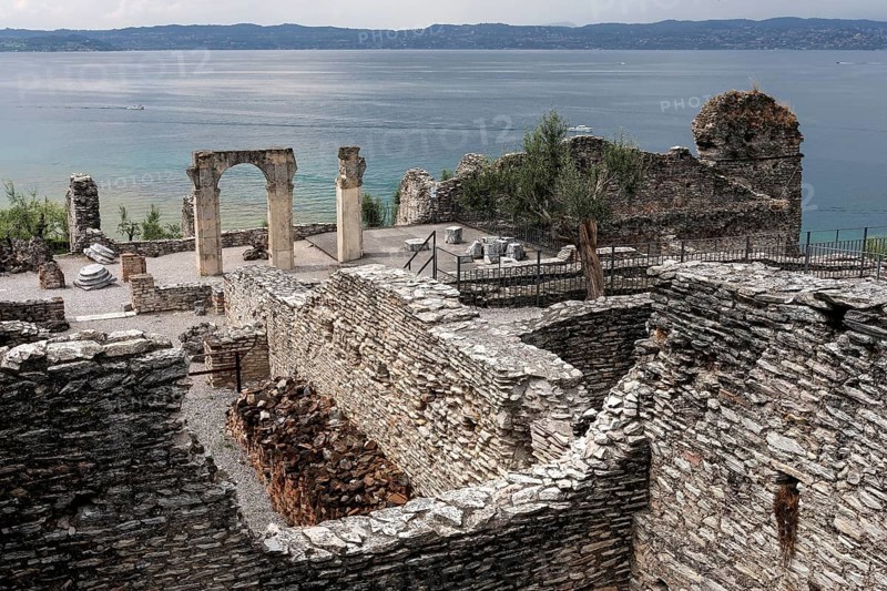 Walls of the Grottoes of Catullus