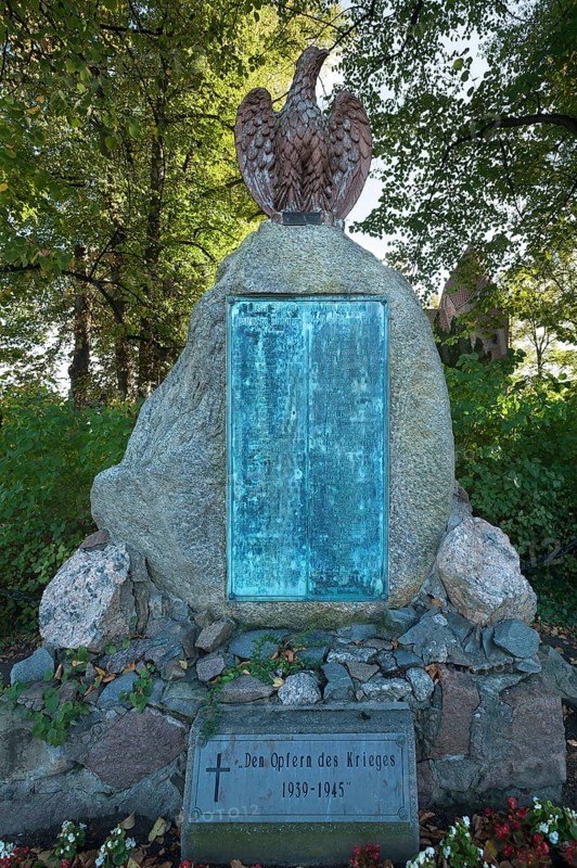 War memorial for the fallen soldiers of World War II