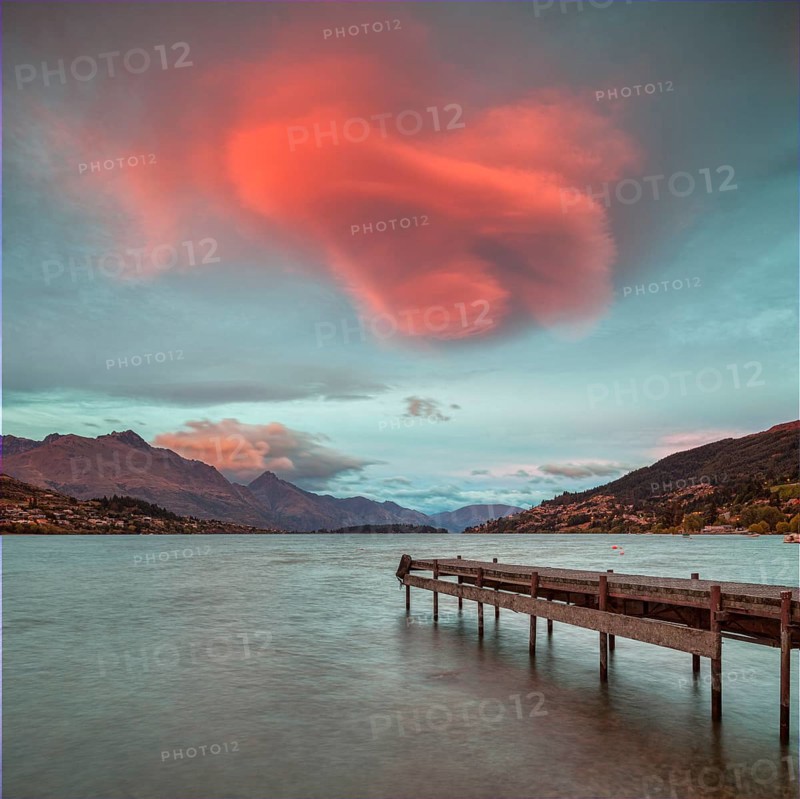 Spectacular lenticular cloud