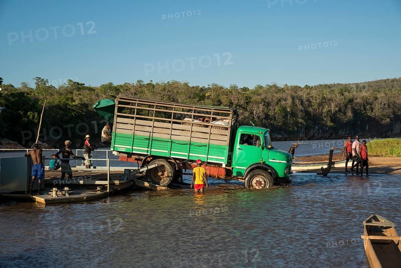 Car ferry with truck on the Manambolo