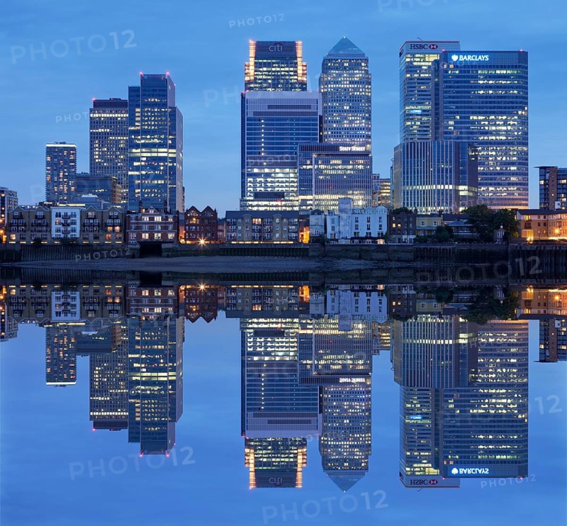 View over the Thames on Canary Wharf