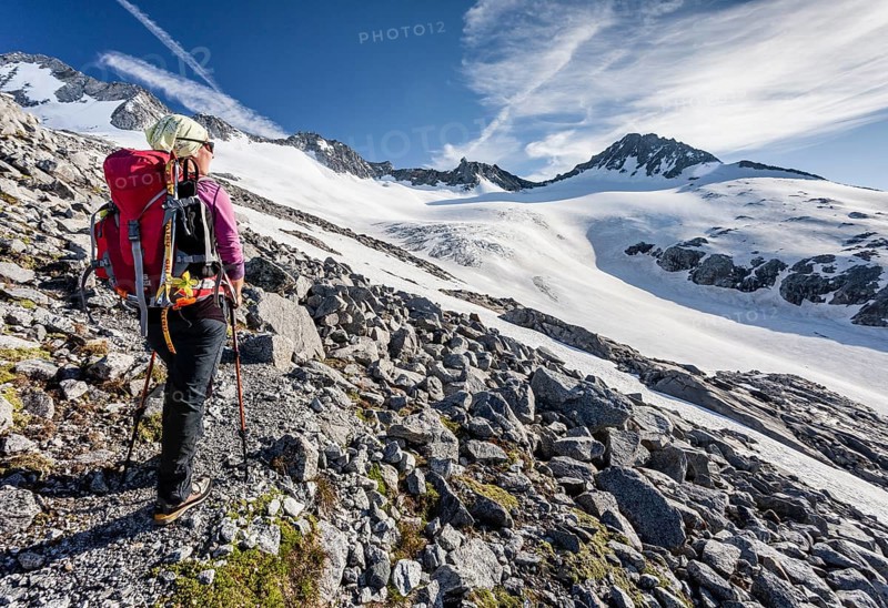Climbers ascending the Grosser Moseler