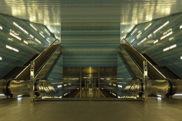 Uberseequartier metro station
