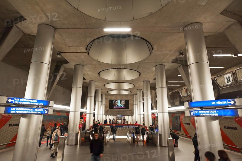 Metro station Am Plarrer