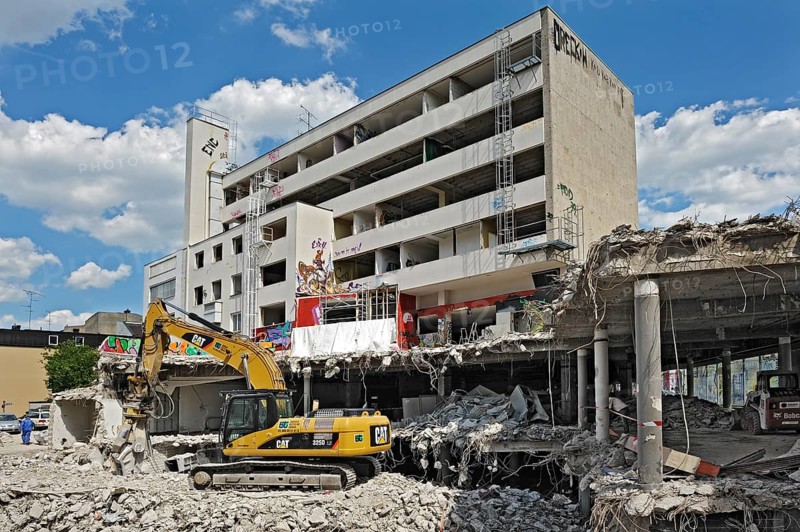 Demolition of the Hertie-Haus