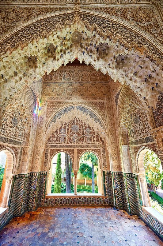 Arabesque Moorish stalactite or Mocarabe architecture of the Palacios Nazaries