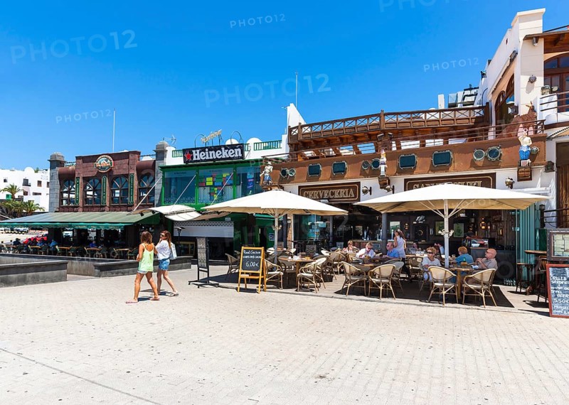 Shops and restaurants along the beach promenade